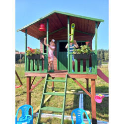 Drewniany domek ogrodowy dla dzieci - Gucio ze ślizgiem