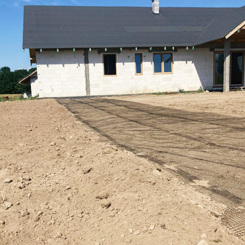 Siatka na krety 2 rolki 2x100m + kołki 200 szt. 30g/m2