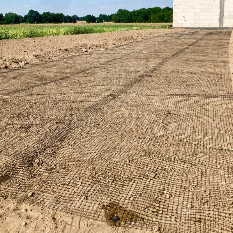 Siatka na krety 4 rolki 2x100m + kołki 400 szt. 30g/m2