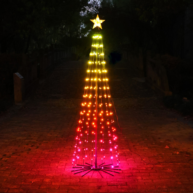 Choinka świecąca 340 LED 240 cm Ø 80 cm stelaż światełka APLIKACJA pilot