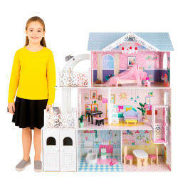 Drewniany domek dla lalek...