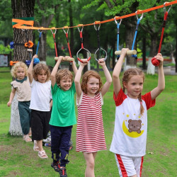 Tor przeszkód NINJA dla dzieci lina 10m zestaw Slackline zielony 7 przeszkód 200 kg