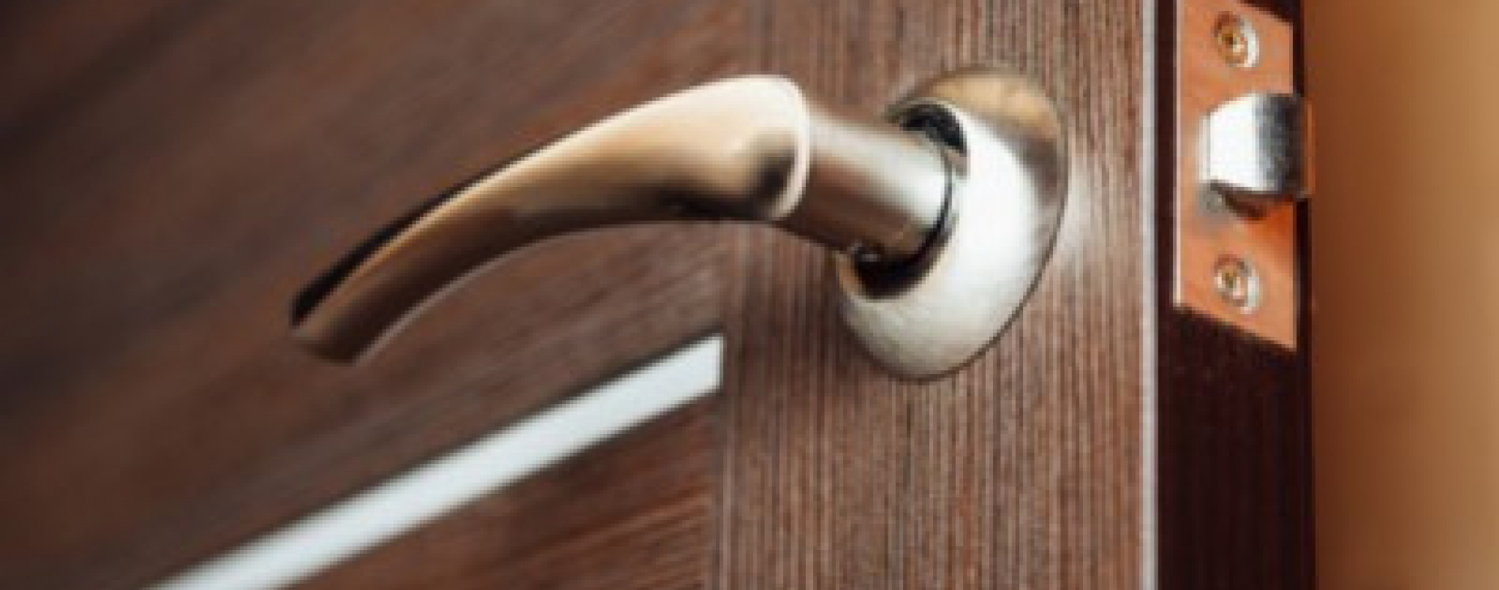 Ochrona i pielęgnacja drzwi drewnianych wewnętrznych